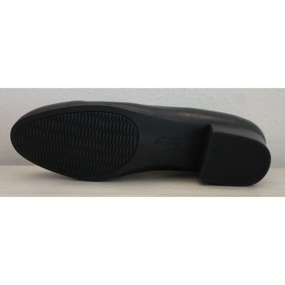 Trotters T1713-001 Women Sz 11W Black Leather Monarch Slip-On Heeled Loafer - Picture 6 of 12